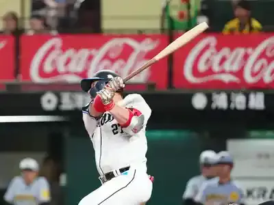 【衝撃】炭谷銀仁朗、11年ぶりサヨナラ！勝負強さの秘密を解き明かすのメイン画像 (関連: スポーツ, プロ野球, 炭谷銀仁朗, 埼玉西武ライオンズ, 読売ジャイアンツ)