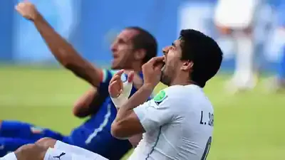 スアレス：「噛みつき事件」の真実と“怪物”の現在地⚡のメイン画像 (関連: スポーツ, サッカー, ルイス・スアレス, 噛みつき事件, ウルグアイ代表)